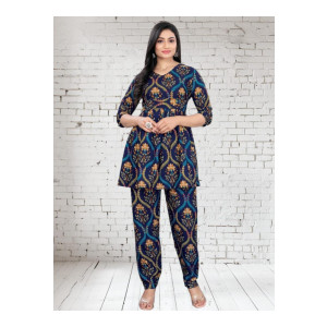 KANUDA Women Maroon Poly Crepe Kurta Sets
