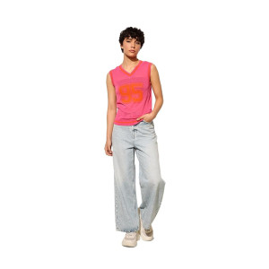 ONLY Women’s Typography V-Neck Tee at Rs440 | Amazon Deal