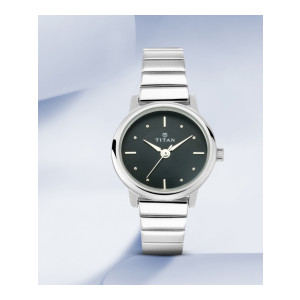 Titan Karishma Analog Watch – For Women